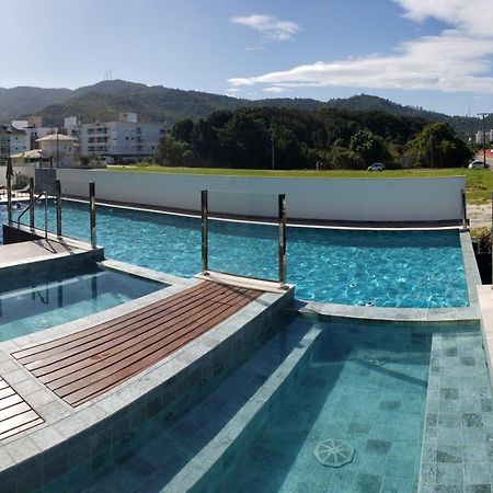 Cobertura Velejar em Condomínio Clube - com Área de Lazer Governador Celso Ramos Esterno foto