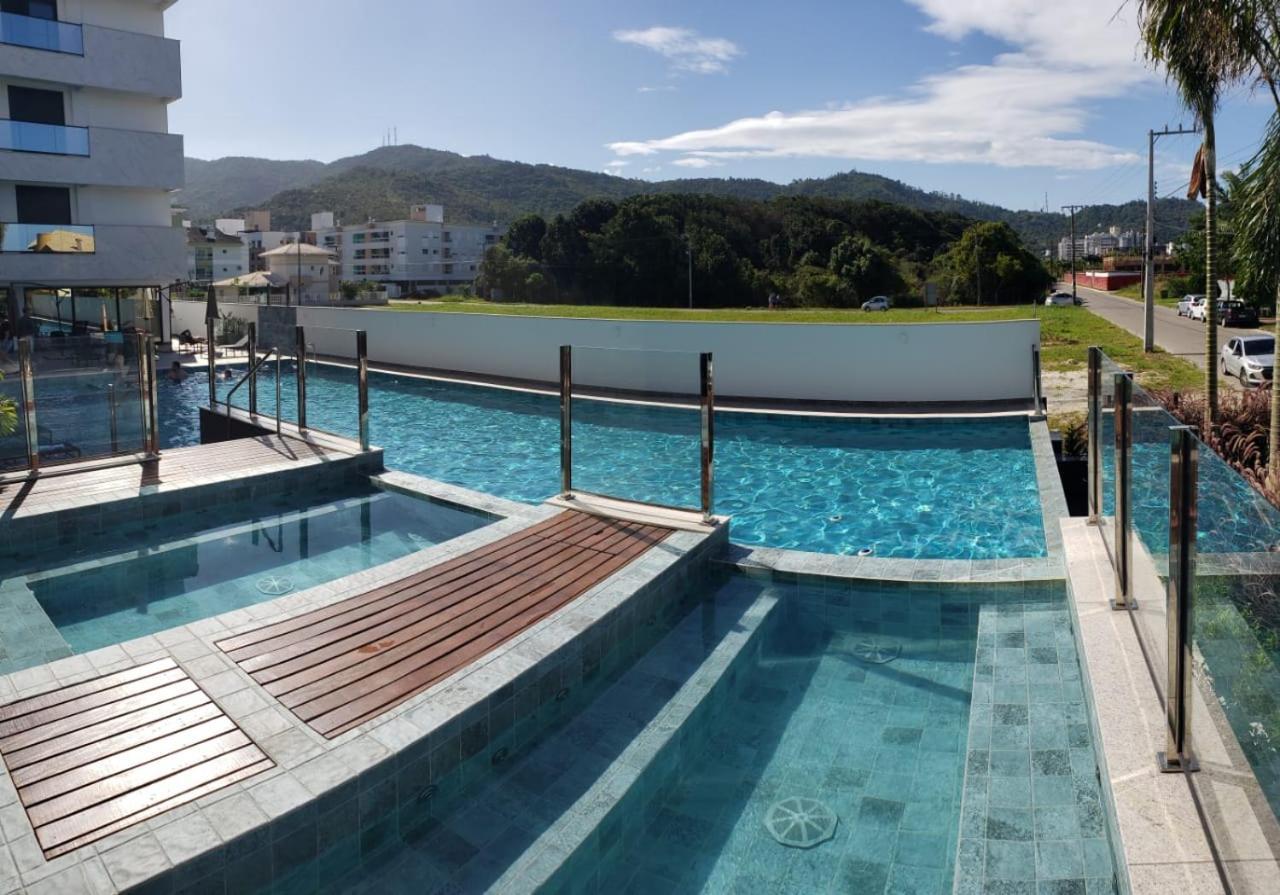 Cobertura Velejar em Condomínio Clube - com Área de Lazer Governador Celso Ramos Esterno foto
